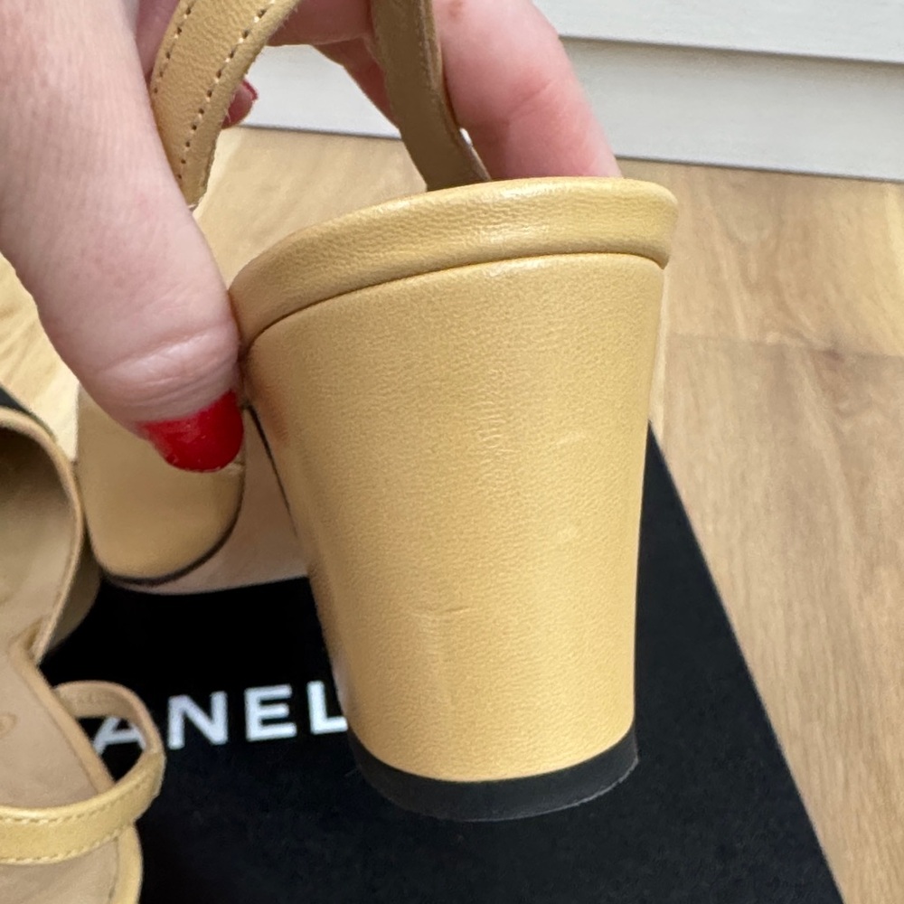 Chanel Classic Slingback Heels – Beige & Black – Goatskin/Grosgrain – 37.5 - Picture 10 of 15